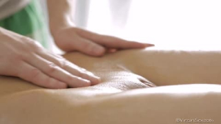 Immagine Porno Xnxx ci mostra un ditalino a una giovane vergine
