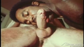Immagine Gaydaddy ci fa vedere un pompino di nero affamato